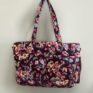 Vera Bradley NWOT Tote in excellent condition.
